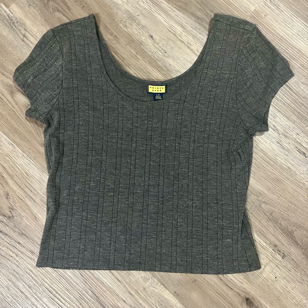 Prince & Fox Crop Top Off the Shoulder Gray Tee Large